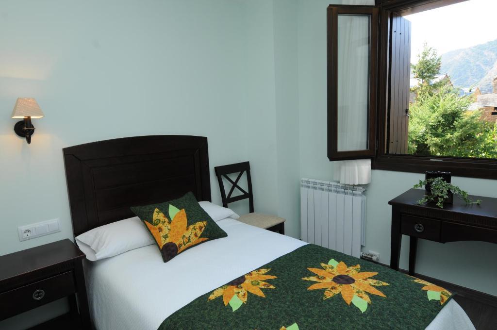 Casa Rural La Comella Tirvia Ruang foto